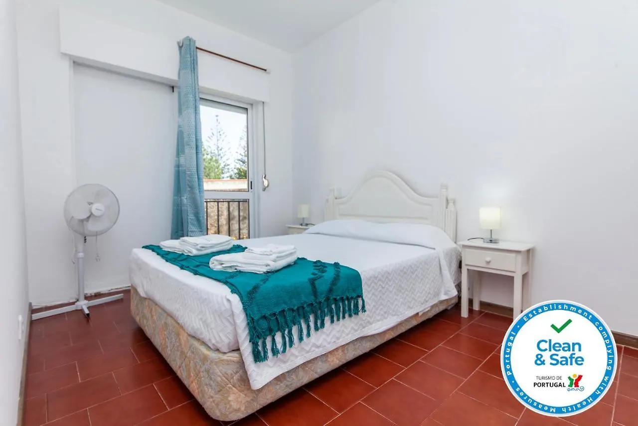 Guest house E - Local Da Trindade Guesthouse Lagos